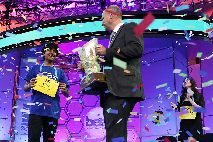 2023 ਦਾ ''ਸਕ੍ਰਿਪਸ ਨੈਸ਼ਨਲ ਸਪੈਲਿੰਗ ਬੀ'' ਖਿਤਾਬ ਭਾਰਤੀ ਮੂਲ ਦੇ ਦੇਵ ਸ਼ਾਹ ਨੇ ਜਿੱਤਿਆ। 