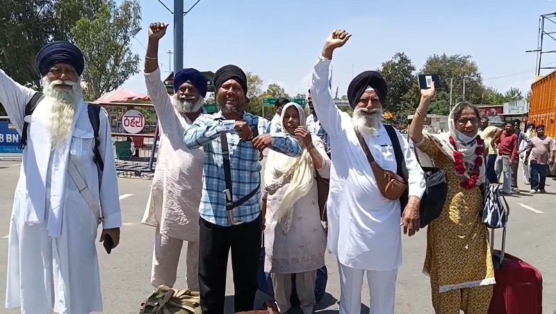 ਵਾਪਸ ਪਰਤਿਆ ਪਾਕਿਸਤਾਨ ''ਚ ਵਿਸਾਖੀ ਮਨਾਉਣ ਗਿਆ ਸਿੱਖ ਸ਼ਰਧਾਲੂਆਂ ਦਾ ਜਥਾ , ਕਿਹਾ- ''ਮਨ ਨੂੰ ਬਹੁਤ ਖ਼ੁਸ਼ੀ ਮਿਲੀ''