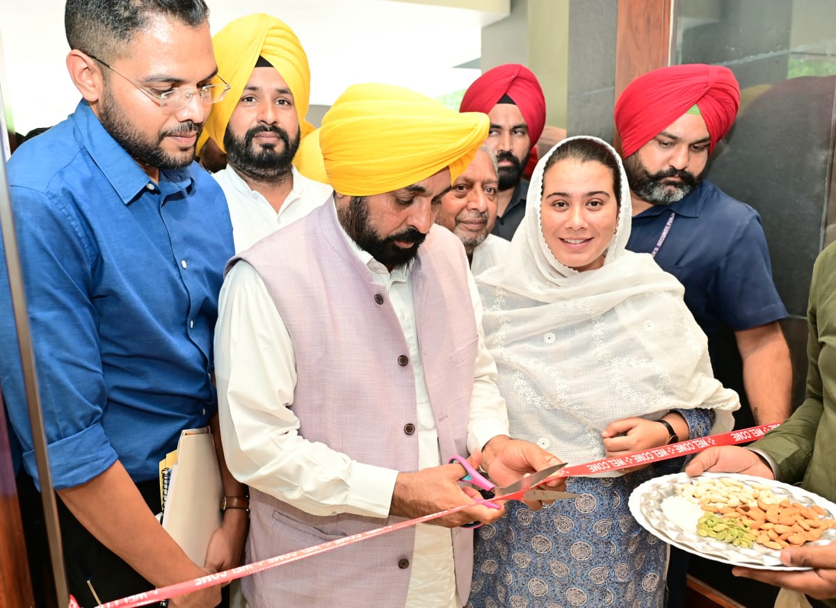 CM ਭਗਵੰਤ ਮਾਨ ਨੇ ਸੰਗਰੂਰ ''ਚ 1.12 ਕਰੋੜ ਦੀ ਲਾਗਤ ਵਾਲੀ ਆਧੁਨਿਕ ਲਾਇਬ੍ਰੇਰੀ ਦਾ ਕੀਤਾ ਉਦਘਾਟਨ