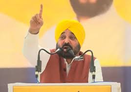 ਗੁਰਦਾਸਪੁਰ ਦੇ ਲੋਕਾਂ ਨੂੰ ਮਿਲਣ CM ਮਾਨ ਪਹੁੰਚੇ , ਵਿਰੋਧੀਆਂ ''ਤੇ ਸਾਧੇ ਨਿਸ਼ਾਨੇ