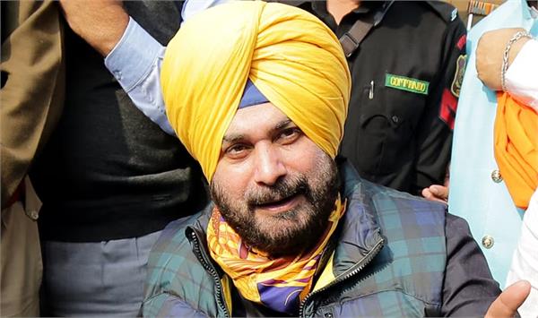 ਨਵਜੋਤ ਸਿੱਧੂ ਦਾ ਕਰੀਬੀਆਂ ਨੂੰ ਪਾਰਟੀ ’ਚੋਂ ਕੱਢੇ ਜਾਣ ਤੋਂ ਬਾਅਦ ਸ਼ਾਇਰਾਨਾ ਅੰਦਾਜ਼ ’ਚ ਜਵਾਬ