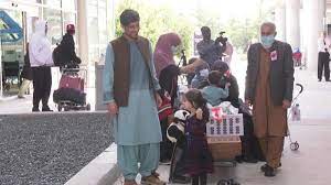 ਕੈਨੇਡਾ ਦੇ ਵਿਨੀਪੈਗ ''ਚ 324 ਅਫਗਾਨ ਸ਼ਰਨਾਰਥੀਆਂ ਨੂੰ ਲੈ ਕੇ ਚਾਰਟਰ ਫਲਾਈਟ ਪਹੁੰਚੀ। 