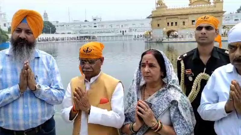 ਹਿਮਾਚਲ ਪ੍ਰਦੇਸ਼ ਦੇ ਗਵਰਨਰ ਸ਼ਿਵ ਪ੍ਰਤਾਪ ਸ਼ੁਕਲਾ ਸੱਚਖੰਡ ਸ੍ਰੀ ਹਰਿਮੰਦਰ ਸਾਹਿਬ ਵਿਖੇ ਹੋਏ ਨਤਮਸਤਕ
