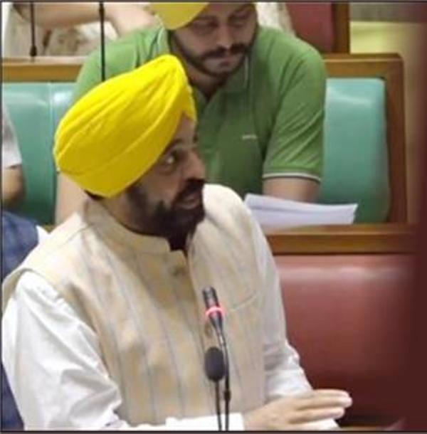  ਕਾਂਗਰਸ ਦਾ ਵਿਧਾਨ ਸਭਾ ’ਚ ਜ਼ਬਰਦਸਤ ਹੰਗਾਮਾ, ਕਈ ਬਿੱਲ ਹੋਏ ਪਾਸ। 