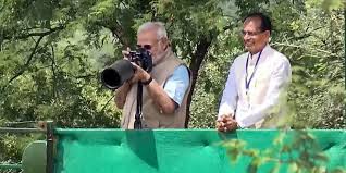 PM ਮੋਦੀ ਆਪਣੀ ਮਾਂ ਨਾਲ ਨਹੀਂ ਇਸ ਵਾਰ ਲੱਖਾਂ ਆਦਿਵਾਸੀ ਮਾਵਾਂ ਨਾਲ ਮਨਾ ਰਿਹੇ ਹਨ ਜਨਮ ਦਿਨ।