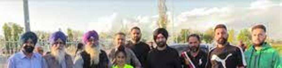 ਨਿੱਕਾ ਸਰਦਾਰ ਇਟਲੀ ‘ਚ ਕਰ ਰਿਹਾ ਕਮਾਲ, ਪ੍ਰਭਏਕ ਸਿੰਘ ਨੇ ਰੱਸੀ ਨਾਲ ਬੰਨ੍ਹ ਕੇ ਖਿੱਚੀਆਂ 2 ਕਾਰਾਂ। 