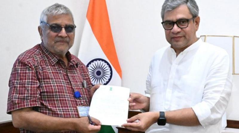 ਕੇਂਦਰੀ ਰੇਲ ਮੰਤਰੀ ਅਸ਼ਵਨੀ ਵੈਸ਼ਨਵ ਨਾਲ ਪਟਿਆਲਾ ਤੋਂ MP ਡਾ. ਧਰਮਵੀਰ ਗਾਂਧੀ ਨੇ ਕੀਤੀ ਮੁਲਾਕਾਤ