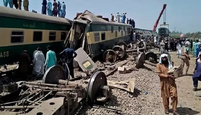 ਪਾਕਿਸਤਾਨ ‘ਚ ਵੱਡਾ ਰੇਲ ਹਾਦਸਾ, ਪਟੜੀ ਤੋਂ ਉਤਰੀ ਟਰੇਨ,22 ਲੋਕਾਂ ਦੀ ਮੌਤ ਤੇ ਕਰੀਬ 100 ਹੋਰ ਜ਼ਖ਼ਮੀ