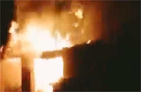  ਹਿੰਦੂਆਂ ''ਤੇ ਪਾਕਿਸਤਾਨ ''ਚ ਅੱਤਿਆਚਾਰ ਵਧੇ, ਗੁੰਡਿਆਂ ਨੇ ਗਰੀਬ ਭੀਲ ਦਾ ਘਰ ਫੂਕਿਆ, ਹੋਰ ਹਿੰਦੂਆਂ ਦੇ ਘਰ ਲੁੱਟੇ। 