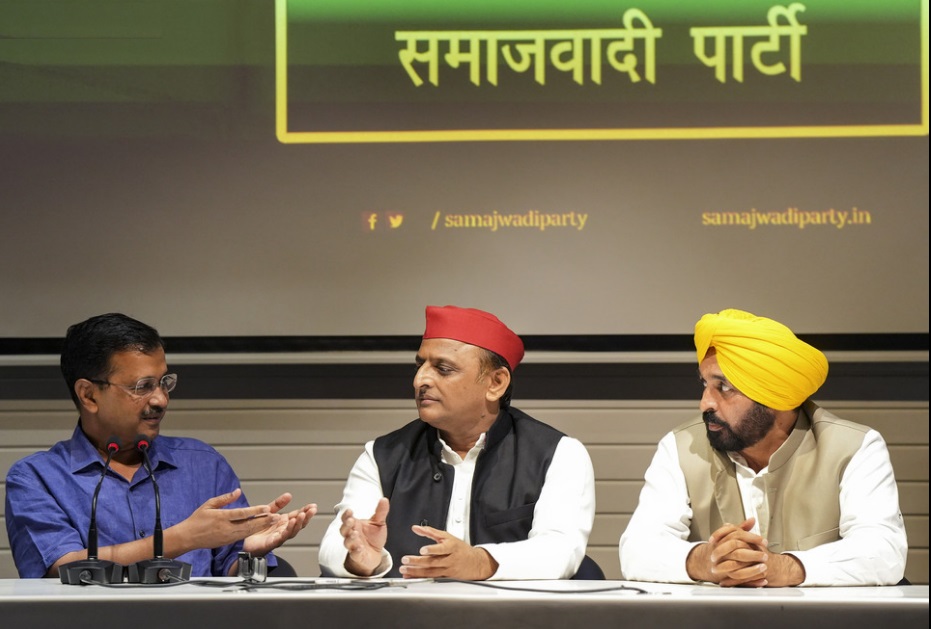 ਕੇਜਰੀਵਾਲ ਸਣੇ ‘ਆਪ’ ਆਗੂਆਂ ਨੇ ਅਖਿਲੇਸ਼ ਯਾਦਵ ਨਾਲ ਕੀਤੀ ਮੁਲਾਕਾਤ, ਦਿੱਲੀ ਆਰਡੀਨੈਂਸ ‘ਤੇ ਮਿਲਿਆ ਅਖਿਲੇਸ਼ ਦਾ ਸਾਥ