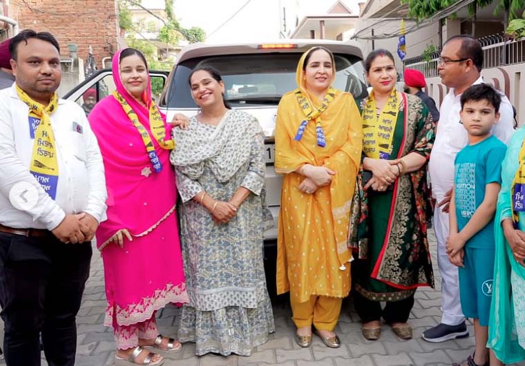 ਜਲੰਧਰ ਜ਼ਿਮਨੀ ਚੋਣ ਲਈ CM ਭਗਵੰਤ ਮਾਨ ਦੇ ਨਾਲ ਪਤਨੀ ਤੇ ਭੈਣ ਵੀ ਚੋਣ ਪ੍ਰਚਾਰ ''ਚ ਡਟੇ
