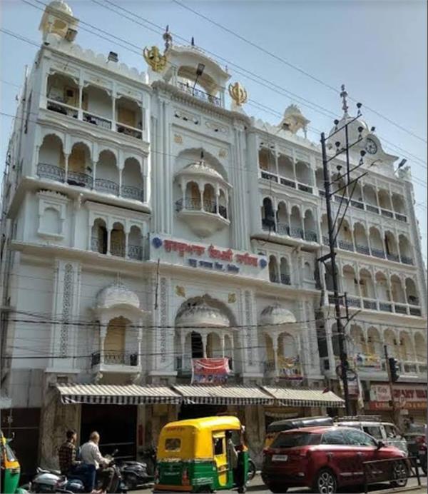  ਇੰਦੌਰ ਦੇ ਗੁਰਦੁਆਰਾ ਸ੍ਰੀ ਗੁਰੂ ਸਿੰਘ ਸਭਾ ਦੀ ਸ੍ਰੀ ਅਕਾਲ ਤਖਤ ਸਾਹਿਬ ਦੇ ਹੁਕਮਾਂ ਦੇ ਬਾਵਜੂਦ ਵੀ ਚੋਣ ਤੋਂ ਇਨਕਾਰੀ। 