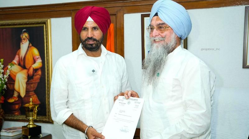 ਅੱਜ ਗਿੱਦੜਬਾਹਾ ਦੇ ਵਿਧਾਇਕ ਵਜੋਂ  ਸੰਸਦ ਮੈਂਬਰ ਅਮਰਿੰਦਰ ਸਿੰਘ ਰਾਜਾ ਵੜਿੰਗ ਨੇ ਦਿੱਤਾ ਅਸਤੀਫ਼ਾ