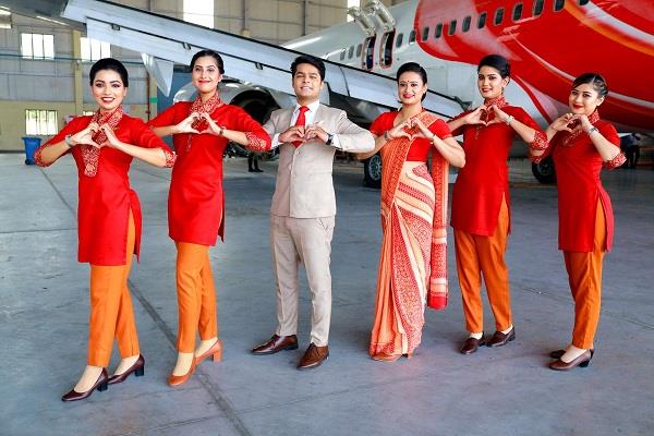 Air India ਦੇ ਕਰੂ ਮੈਂਬਰਸ ਨਵੇਂ ਰੂਪ ''ਚ ਨਜ਼ਰ ਆਉਣਗੇ। 