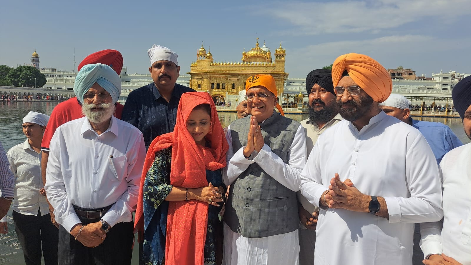 ਕੇਂਦਰੀ ਮੰਤਰੀ ਪਿਊਸ਼ ਗੋਇਲ ਪਹੁੰਚੇ ਅੰਮ੍ਰਿਤਸਰ,ਸੱਚਖੰਡ ਸ੍ਰੀ ਹਰਿਮੰਦਰ ਸਾਹਿਬ ਹੋਏ ਨਤਮਸਤਕ,ਭਾਜਪਾ ਉਮੀਦਵਾਰ ਲਈ ਕਰਨਗੇ ਚੋਣ ਪ੍ਰਚਾਰ