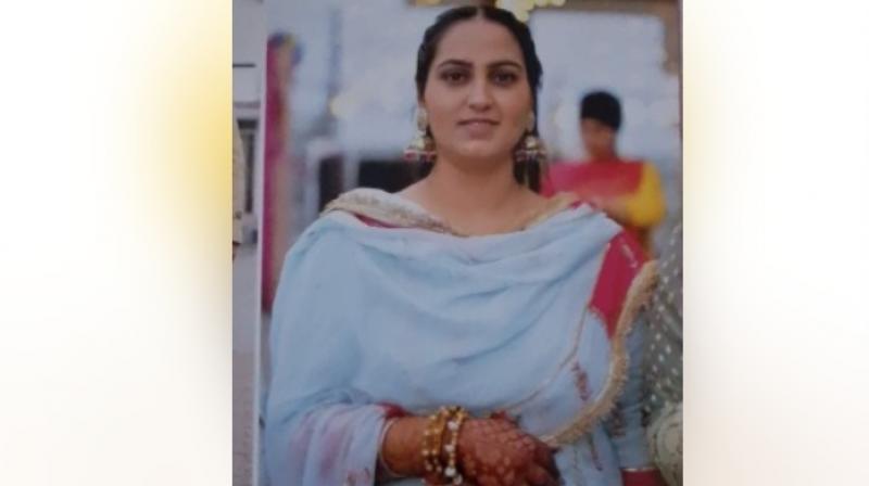 ਕੈਨੇਡਾ ''ਚ ਦਿਲ ਦਾ ਦੌਰਾ ਪੈਣ ਕਾਰਨ ਪਿੰਡ ਲੋਹਟਬੱਦੀ ਦੀ 23 ਸਾਲਾ ਲੜਕੀ ਦੀ ਮੌਤ,ਕੰਮ ਨਾ ਮਿਲਣ ਕਰਕੇ ਸੀ ਪ੍ਰੇਸ਼ਾਨ