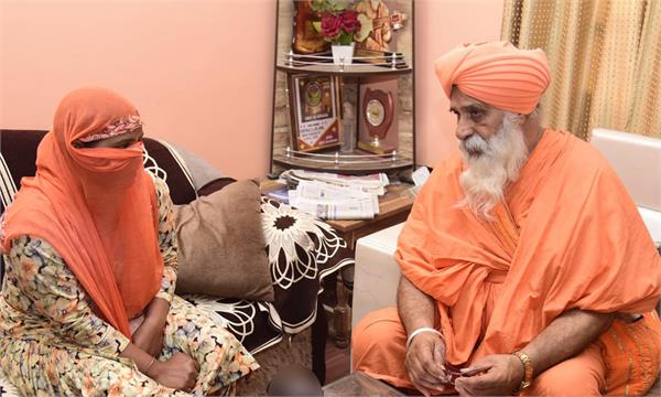ਸੰਤ ਸੀਚੇਵਾਲ ਦੀਆਂ ਕੋਸ਼ਿਸ਼ਾਂ ਲਿਆਈਆਂ ਰੰਗ,ਸੀਰੀਆ ’ਚ ਫਸੀ ਮਹਿਲਾ ਦੀ ਹੋਈ ਭਾਰਤ ਵਾਪਸੀ,ਔਰਤ ਨੂੰ ਏਜੰਟਾਂ ਨੇ ਦੁਬਈ ਦਾ ਝਾਂਸਾ ਦੇ ਕੇ ਭੇਜ ਦਿੱਤਾ ਸੀਰੀਆ