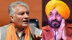 CM ਦਾ ਝਾਕੀ ਵਾਲੇ ਬਿਆਨ ''ਤੇ ਸੁਨੀਲ ਜਾਖੜ ਨੂੰ ਚੈਲੰਜ, ''''ਸਬੂਤ ਲਿਆਓ ਮੈਂ ਸਿਆਸਤ ਛੱਡ ਦੇਵਾਂਗਾ''''