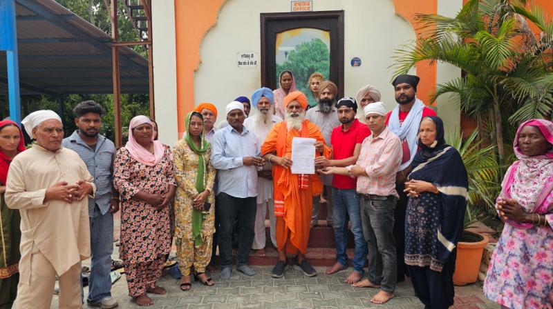 ਸੰਤ ਸੀਚੇਵਾਲ ਨੂੰ ਦੁਬਈ ਦੀ ਜੇਲ੍ਹ ’ਚ ਫਸੇ 17 ਨੌਜਵਾਨਾਂ ਦੇ ਮਾਪੇ ਮਦਦ ਲਈ ਮਿਲੇ