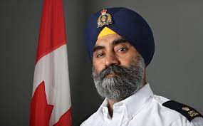 ਪਹਿਲੇ ਦਸਤਾਰਧਾਰੀ ਪੁਲਸ ਅਧਿਕਾਰੀ ਢਿੱਲੋਂ ਕੈਨੇਡਾ ''ਚ WorkSafeBC ਦੇ ਪ੍ਰਧਾਨ ਵਜੋਂ ਹੋਏ ਨਿਯੁਕਤ। 