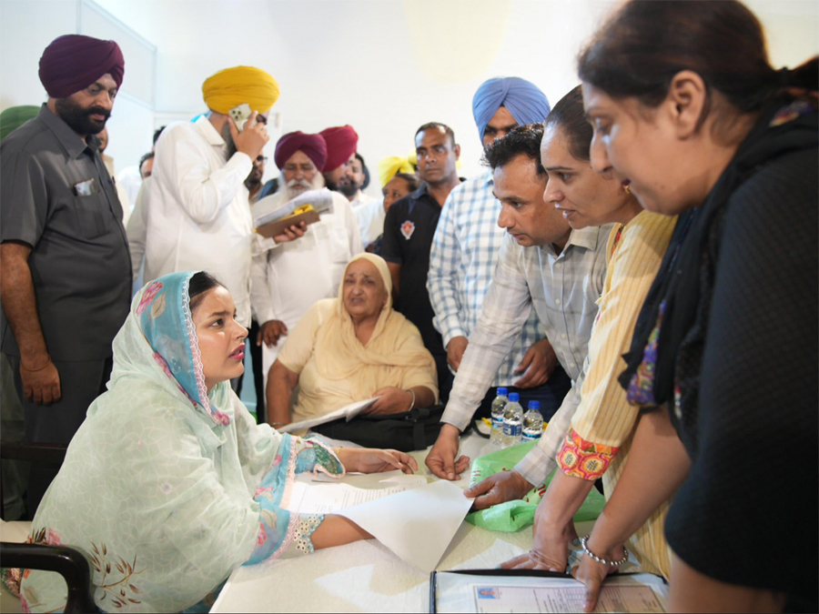 CM ਮਾਨ ਦੀ ਪਤਨੀ ਨੇ ਆਖੀ ਵੱਡੀ ਗੱਲ,ਇਕ ਹਜ਼ਾਰ ਰੁਪਏ ਦੀ ਉਡੀਕ ''ਚ ਬੈਠੀਆਂ ਔਰਤਾਂ ਲਈ ਖ਼ੁਸ਼ਖ਼ਬਰੀ