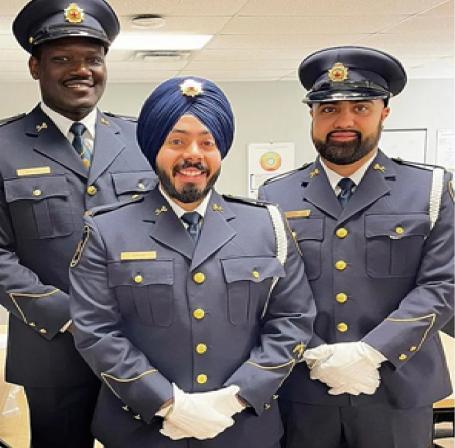  ਪੰਜਾਬ ਦਾ ਪੁੱਤ ਕੈਨੇਡਾ ਪੁਲਿਸ ਵਿਚ ਕਰੈਕਸ਼ਨ ਅਫ਼ਸਰ ਬਣਿਆ,ਆਪਣੇ ਬੈਚ ਦਾ ਇਕਲੌਤਾ ਸਿੱਖ ਨੌਜਵਾਨ