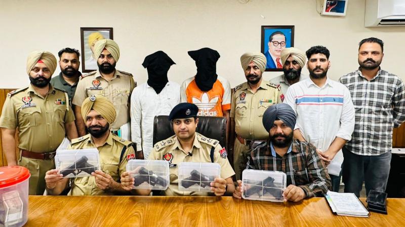 ਵੱਡਾ ਐਕਸ਼ਨ: ਪੰਜਾਬ ਪੁਲਿਸ ਵੱਲੋਂ ਪਾਕਿ -ਅਧਾਰਿਤ ਹਥਿਆਰਾਂ ਦੀ ਤਸਕਰੀ ਕਰਨ ਵਾਲਾ ਗਿਰੋਹ ਕਾਬੂ