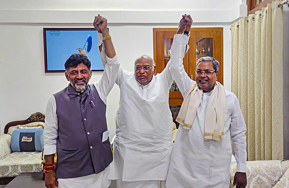 ਵੱਡੀ ਖ਼ਬਰ : ਕਰਨਾਟਕ ਦਾ ਤਾਜ ਸਜੇਗਾ ਸਿੱਧਰਮਈਆ ਦੇ ਸਿਰ ''ਤੇ ਅਤੇ ਉੱਪ ਮੁੱਖ ਮੰਤਰੀ ਹੋਣਗੇ ਸ਼ਿਵਕੁਮਾਰ 