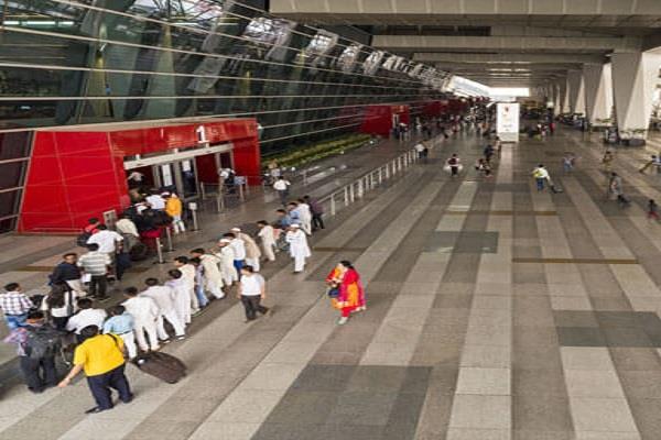  ਆਪਣਾ ਸਮਾਨ ਵਾਪਸ ਲੈਣ ਲਈ ਹਵਾਈ ਸਫ਼ਰ ਦਰਮਿਆਨ ਯਾਤਰੀਆਂ ਨੂੰ ਹੋਣਾ ਪੈਂਦੈ ਖੱਜਲ-ਖ਼ੁਆਰ