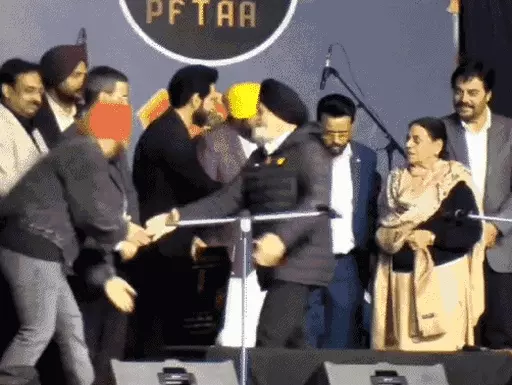 CM ਮਾਨ ਪਹੁੰਚੇ ਜਲੰਧਰ, ਸਮਾਗਮ ''ਗੁਲਦਸਤਾ 2023'' ''ਚ ਹੋਏ ਸ਼ਾਮਲ,ਪੁਲਸ ਮੁਲਾਜ਼ਮਾਂ ਦੀ ਕੀਤੀ ਹੌਂਸਲਾ ਅਫ਼ਜ਼ਾਈ