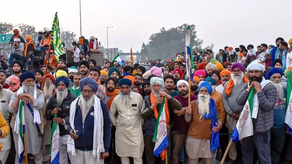 ''ਭਾਰਤ ਬੰਦ'' ਦੇ ਮੱਦੇਨਜ਼ਰ ਪੰਜਾਬ ਦੇ 23 ਜ਼ਿਲ੍ਹਿਆਂ ''ਚ 117 ਥਾਵਾਂ ''ਤੇ ਲੱਗੇ ਜਾਮ, ਕਿਸਾਨਾਂ ਨੇ ਲਗਾਏ ਧਰਨੇ 