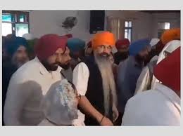 ਬਲਵੰਤ ਸਿੰਘ ਰਾਜੋਆਣਾ ਭਰਾ ਦੇ ਭੋਗ ’ਤੇ ਪਹੁੰਚੇ , ਅੰਤਿਮ ਅਰਦਾਸ ਦੀ ਰਸਮ ਲਈ ਪੈਰੋਲ ਮਿਲੀ ਸੀ  ਪੰਜਾਬ ਦੇ ਸਾਬਕਾ ਮੁੱਖ ਮੰਤਰੀ ਬੇਅੰਤ ਸਿੰਘ ਕਤਲ ਕੇਸ ਦੇ ਦੋਸ਼ੀ ਬਲਵੰਤ ਸਿੰਘ ਰਾਜੋਆਣਾ ਨੂੰ ਪੰਜਾਬ-ਹਰਿਆਣਾ ਹਾਈ ਕੋਰਟ ਤੋਂ ਪੈਰੋਲ ਮਿਲਣ ਮਗਰੋਂ 