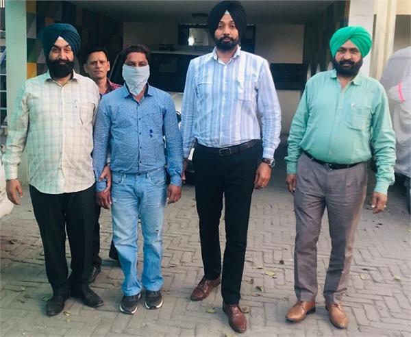 ਪੰਜਾਬ ਵਿਜੀਲੈਂਸ ਦੀ ਵੱਢੀ ਕਾਰਵਾਈ, ਨੰਬਰਦਾਰ ਨੂੰ ਰਿਸ਼ਵਤ ਲੈਂਦਿਆਂ ਰੰਗੇ ਹੱਥੀਂ ਕੀਤਾ ਕਾਬੂ