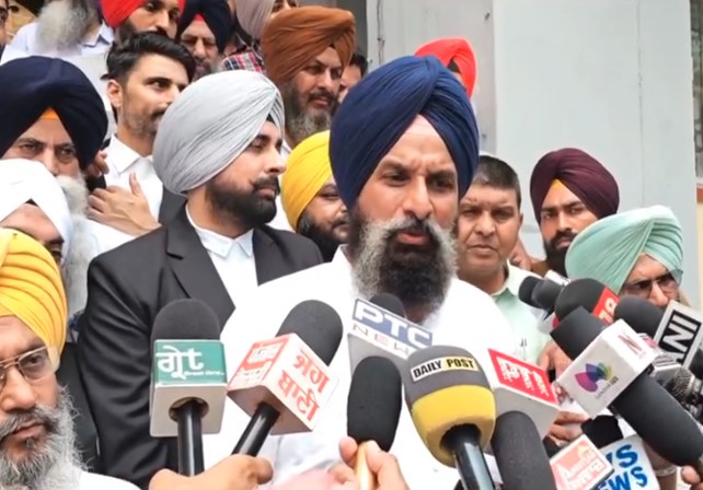 ਜਾਣੋ ਸ੍ਰੀ ਅਕਾਲ ਤਖ਼ਤ ਸਾਹਿਬ ''ਤੇ ਸੁਖਬੀਰ ਬਾਦਲ ਦੀ ਪੇਸ਼ੀ ਨੂੰ ਲੈ ਕੇ ਕੀ ਬੋਲੇ ਬਿਕਰਮ ਮਜੀਠੀਆ
