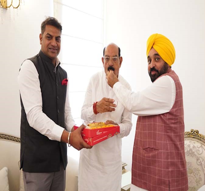 CM ਮਾਨ ਦੀ ਮੌਜੂਦਗੀ ''ਚ ਮੋਹਿੰਦਰ ਭਗਤ ਨੇ ਚੁੱਕੀ ਸਹੁੰ