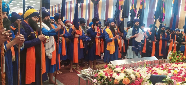 ਇਟਲੀ ਦੀ ਧਰਤੀ ''ਤੇ ਬੈਰਗਾਮੋ ਦਾ ਹੋਲਾ ਮਹੱਲਾ ਸ੍ਰੀ ਆਨੰਦਪੁਰ ਸਾਹਿਬ ਦੇ ਹੋਲੇ ਮਹੱਲੇ ਦਾ ਭੁਲੇਖਾ ਪਾਉਂਦਾ ਨਜ਼ਰ ਆਇਆ। 