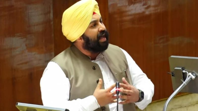 ਪ੍ਰੋਫੈਸਰ ਬਲਵਿੰਦਰ ਕੌਰ ਖੁਦਕੁਸ਼ੀ ਅਤੇ ਮਾਈਨਿੰਗ ਮਾਮਲੇ ਨੂੰ ਲੈ ਕੇ ਸਦਨ ਵਿਚ ਭਖਿਆ ਮਾਹੌਲ