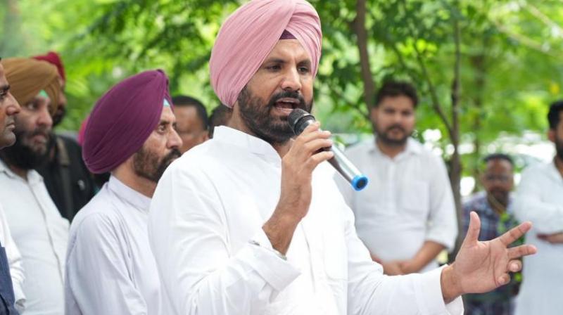  ਰਾਜਪਾਲ ਨੂੰ ਪੰਜਾਬ ਕਾਂਗਰਸ ਪ੍ਰਧਾਨ ਨੇ ਚੰਡੀਗੜ੍ਹ ਵਿਚ ਪਾਰਕਿੰਗ ਫੀਸ ਵਿਚ ਵਾਧੇ ਨੂੰ ਰੱਦ ਕਰਨ ਦੀ ਕੀਤੀ ਅਪੀਲ। 
