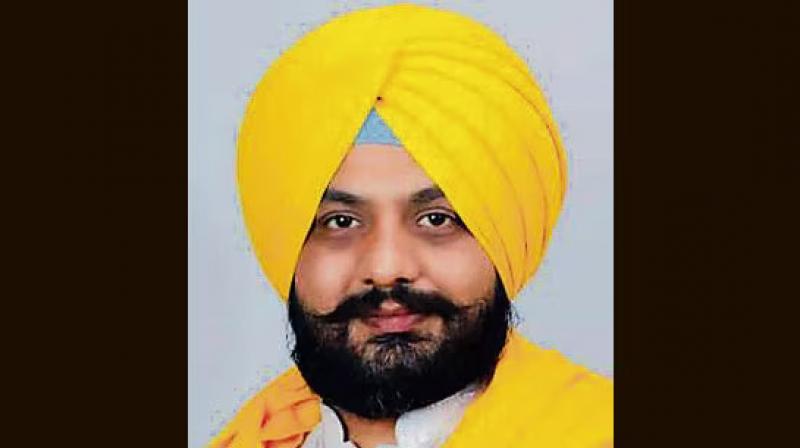 60 ਲੱਖ ਦਾ ਘਪਲਾ ਹੋਇਆ ਪੰਚਾਇਤੀ ਜ਼ਮੀਨ ''ਚ , ਬੀਡੀਪੀਓ ਮੌਕੇ ਤੋਂ ਫਰਾਰ, ਸੌਂਧ ਨੇ ਸੀਐਮ ਨੂੰ ਕੀਤੀ ਸ਼ਿਕਾਇਤ। 