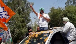 ਭਾਜਪਾ ਦੇ ਹੱਕ ‘ਚ ਨਿੱਤਰੇ ਪਿੰਡਾਂ ਦੇ ਪਿੰਡ,ਰਵਨੀਤ ਬਿੱਟੂ ਦੇ ਜਗਰਾਓਂ ਰੋਡ ਸ਼ੋਅ ਦੌਰਾਨ ਵੱਖ-ਵੱਖ ਆਗੂ BJP ‘ਚ ਸ਼ਾਮਲ