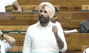 ਰਾਜਾ ਵੜਿੰਗ ਲਾਰੈਂਸ ਬਿਸ਼ਨੋਈ ਦੇ ਮਾਮਲੇ ''ਚ ਕੇਂਦਰ ''ਤੇ ਵਰ੍ਹੇ , ਕਿਹਾ ਪੇਸ਼ੀ ''ਤੇ ਇੰਝ ਆਉਂਦਾ ਜਿਵੇਂ ਗ੍ਰਹਿ ਮੰਤਰੀ ਹੋਵ