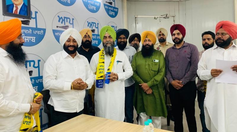 ਸ਼੍ਰੋਮਣੀ ਅਕਾਲੀ ਦਲ ਨੂੰ ਮੋਹਾਲੀ ''ਚ ਵੱਡਾ ਝਟਕਾ,ਆਪਣੇ ਸਾਥੀਆਂ ਸਮੇਤ ਹਰਪਾਲ ਸਿੰਘ ਬਰਾੜ ''ਆਪ'' ''ਚ ਸ਼ਾਮਲ