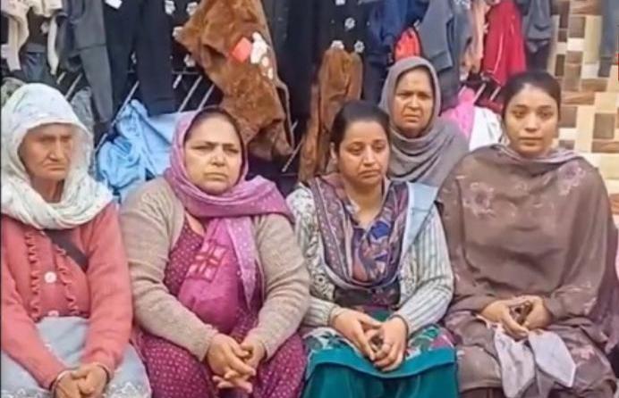 ਅੰਮ੍ਰਿਤਸਰ ਪਹੁੰਚੇ US ਤੋਂ ਡਿਪੋਰਟ ਹੋ ਕੇ ਵਿਅਕਤੀ ਦੀ ਪਤਨੀ ਭੁੱਬਾਂ ਮਾਰ-ਮਾਰ ਰੋਈ