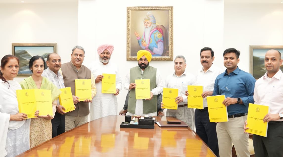 ‘ਪੰਜਾਬ ਵਿਜ਼ਨ ਡਾਕੂਮੈਂਟ-2047’ ਮੁੱਖ ਮੰਤਰੀ ਭਗਵੰਤ ਮਾਨ ਨੇ ਕੀਤ ਜਾਰੀ  
