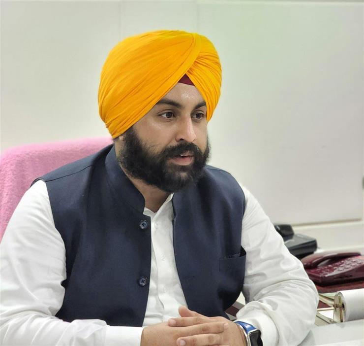 ਲੀਬੀਆ ’ਚ ਫਸੇ 8 ਭਾਰਤੀ ਨੌਜਵਾਨਾਂ ਦੀ ਜਲਦ ਹੋਵੇਗੀ ਘਰ ਵਾਪਸੀ-ਸਿੱਖਿਆ ਮੰਤਰੀ ਹਰਜੋਤ ਬੈਂਸ