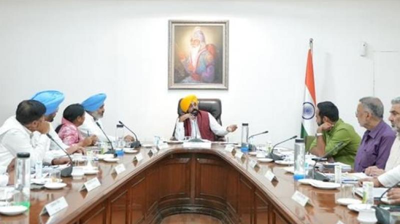 ਵਜ਼ਾਰਤ ਵੱਲੋਂ ਸੂਬੇ ਵਿਚ ‘ਸੜਕ ਸੁਰੱਖਿਆ ਫੋਰਸ’ਦੇ ਗਠਨ ਨੂੰ ਮੁੱਖ ਮੰਤਰੀ ਦੀ ਅਗਵਾਈ ਵਿਚ ਮਿਲੀ ਹਰੀ ਝੰਡੀ।