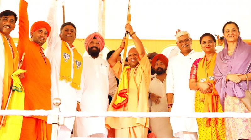 CM ਯੋਗੀ ਪੰਜਾਬ ''ਚ ਬੋਲੇ , ''ਕਾਂਗਰਸ ਤੇ ''ਆਪ'' ਦੋਵੇਂ ਚੋਰ ਹਨ''