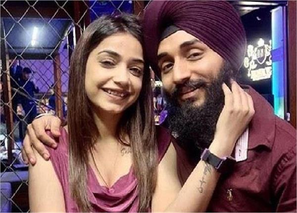 ''ਕੁੱਲ੍ਹੜ ਪਿੱਜ਼ਾ ਕਪਲ'' ਇਕ ਹੋਰ ਵੀਡੀਓ ਕਾਰਨ ਮੁੜ ਵਿਵਾਦਾਂ ''ਚ ਘਿਰਿਆ , ਨਿਹੰਗ ਸਿੰਘਾਂ ਨੇ ਦੁਕਾਨ ਨੂੰ ਪਾਇਆ ਘੇਰਾ