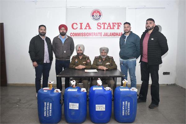 ਪੁਲਸ ਦਾ ਨਾਜਾਇਜ਼ ਸ਼ਰਾਬ ''ਤੇ ਸ਼ਿਕੰਜਾ, 30 ਪੇਟੀਆਂ ਸ਼ਰਾਬ ਦੀਆਂ ਹੋਇਆ ਬਰਾਮਦ