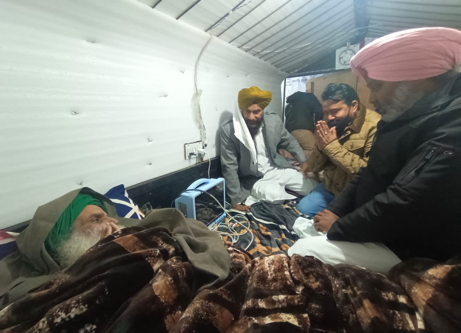 ਮੈਡੀਕਲ ਟੀਮ ਖਨੌਰੀ ਬਾਰਡਰ ਪੁੱਜੀ ਪਰ ਜਗਜੀਤ ਡੱਲੇਵਾਲ ਨੇ ਇਲਾਜ ਲੈਣ ਤੋਂ ਕੀਤਾ ਇਨਕਾਰ